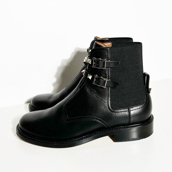 Valentino Garavani Black Ankle Boots with Silver Buckles - Picture 4 of 10